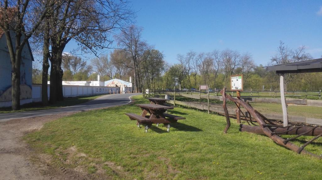 ZOOPARK Zelčín Melnik Exterior foto