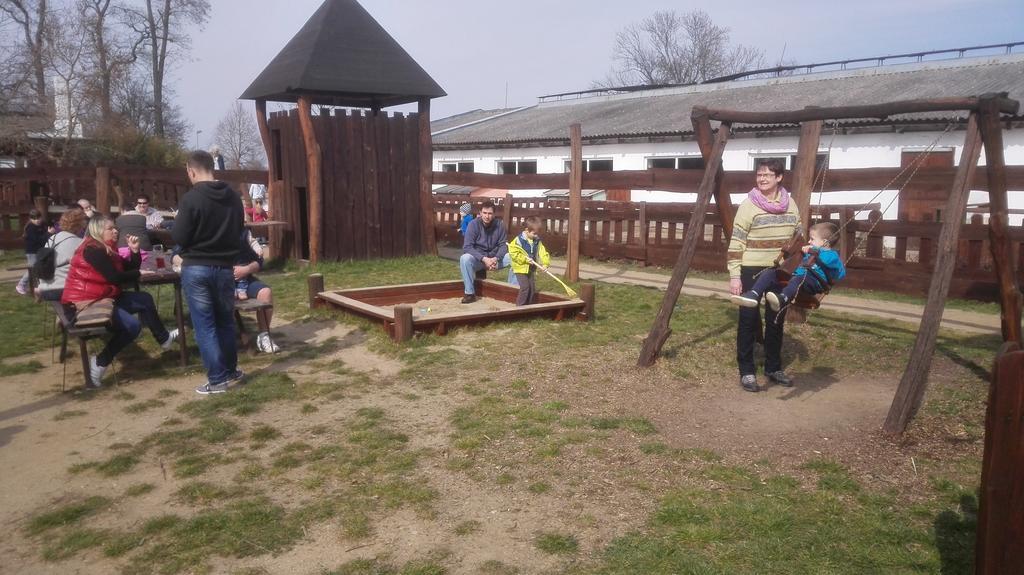ZOOPARK Zelčín Melnik Exterior foto
