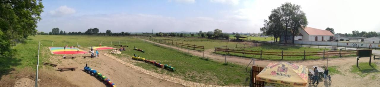 ZOOPARK Zelčín Melnik Exterior foto